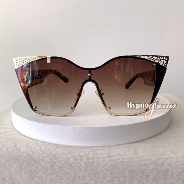Brown oversized cat eye sunglasses with gold sides "Darla" with gradient brown lenses