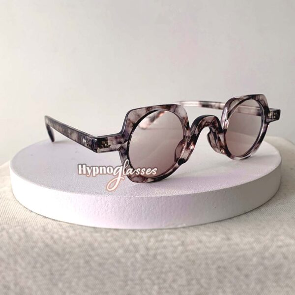 Small round sunglasses "Manor" with tortoiseshell frame and brown lenses - side view